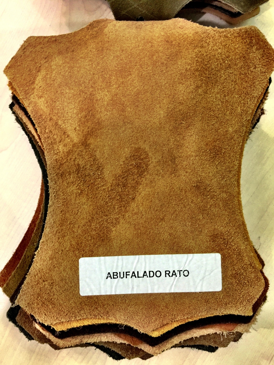 VAQUETA ABUFALADO COR RATO